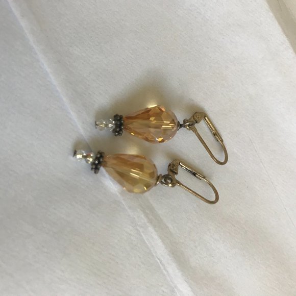 3/$15 Vintage Gold Earrings - Picture 3 of 4